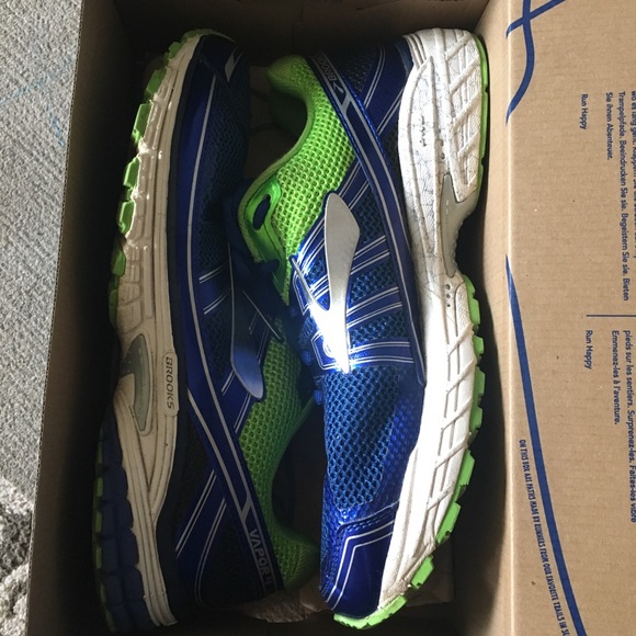 brooks vapor 4 grey